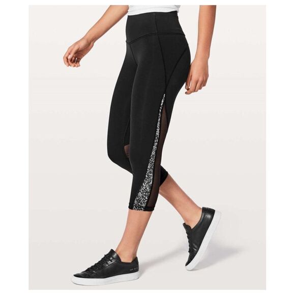 Lululemon Mix & Mesh Crop - Picture 1 of 5